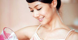 畅游海滩的身体晒后修复三部曲