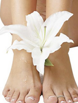 如何泡脚驱寒暖身