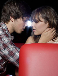 圣诞约会看电影 重4点让你们爱情甜蜜升温